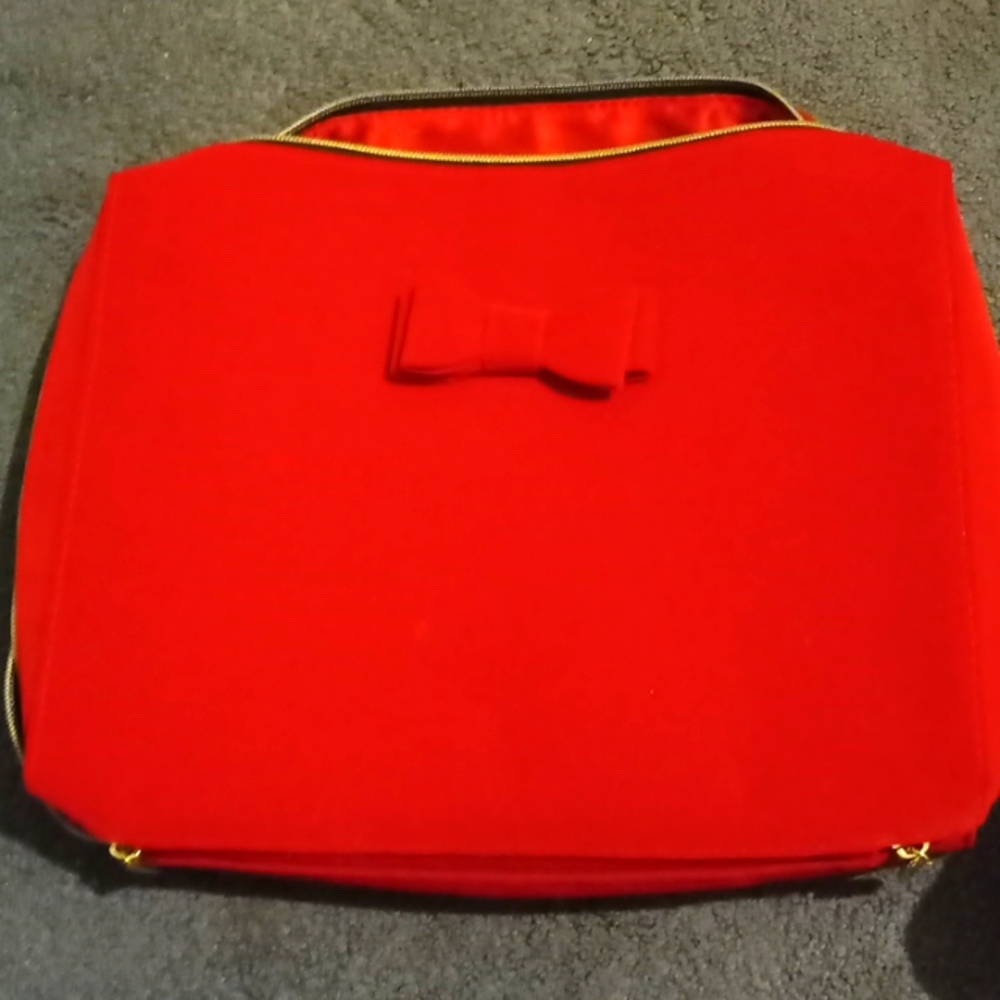 ESTEE LAUDER CARRYON BAG